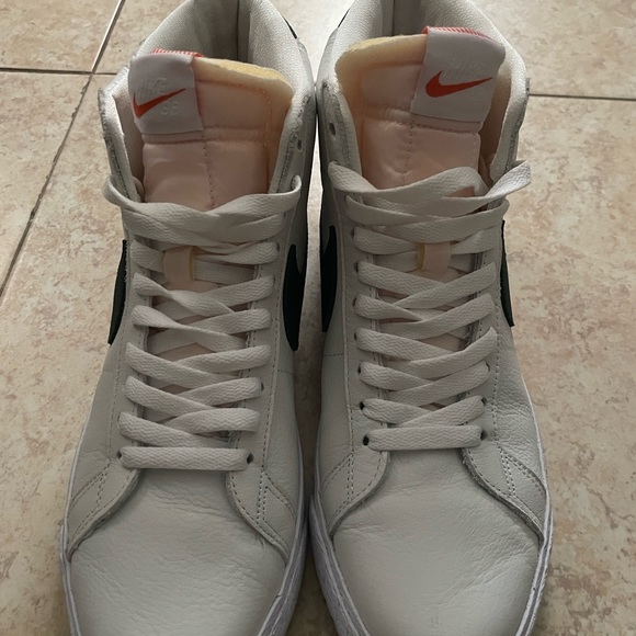 Nike Blazer High Top - Picture 2 of 5